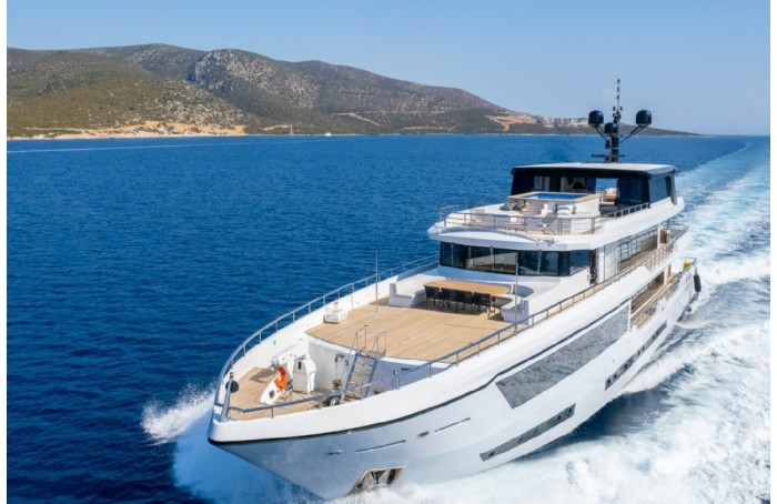 Superyacht Adamaris