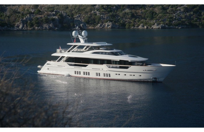 Motor Yacht REM